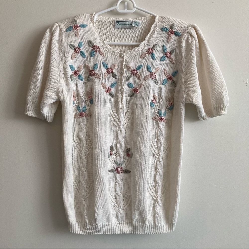 SHENANIGANS knit henley top size medium